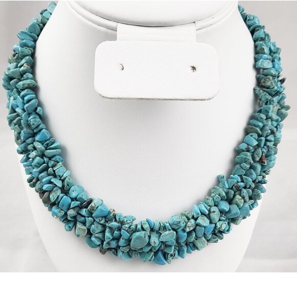 Jewelry - Vintage Turquoise Chip Necklace